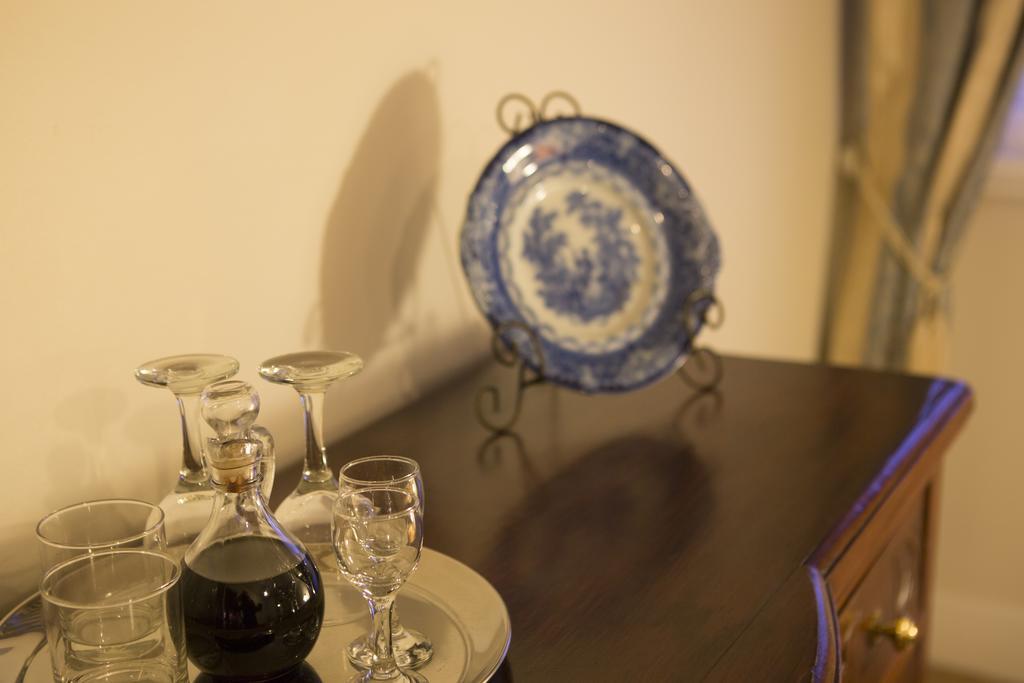 The Racecourse Inn Longford Extérieur photo