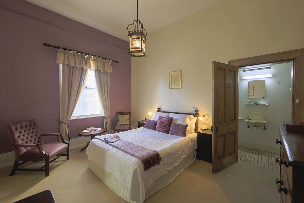 The Racecourse Inn Longford Extérieur photo