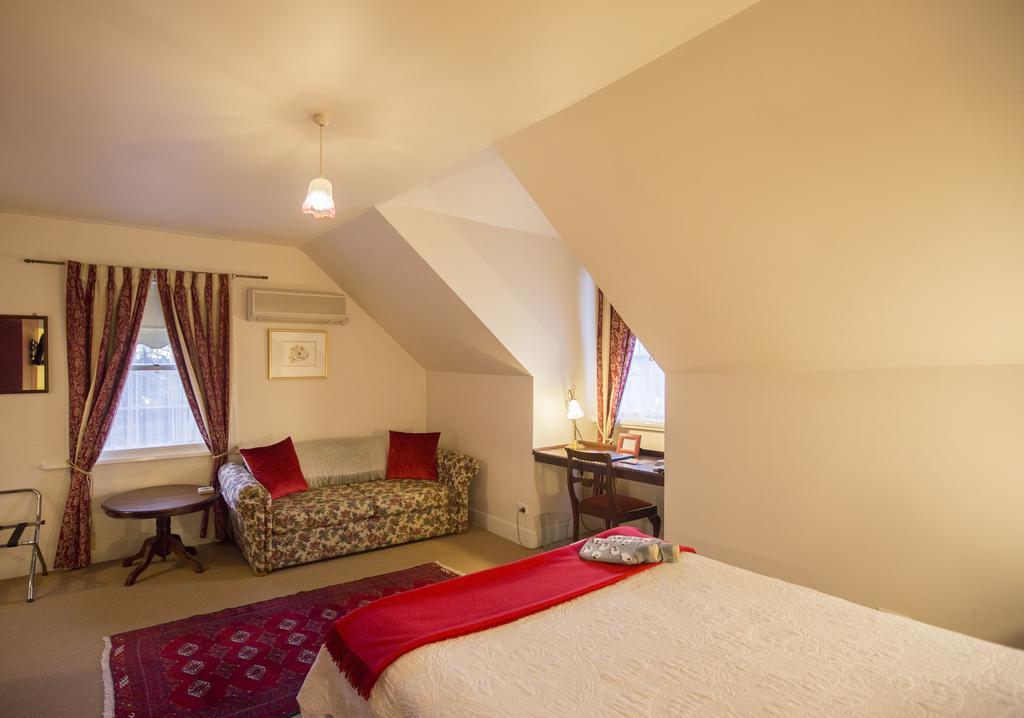 The Racecourse Inn Longford Extérieur photo