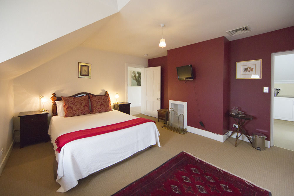 The Racecourse Inn Longford Extérieur photo