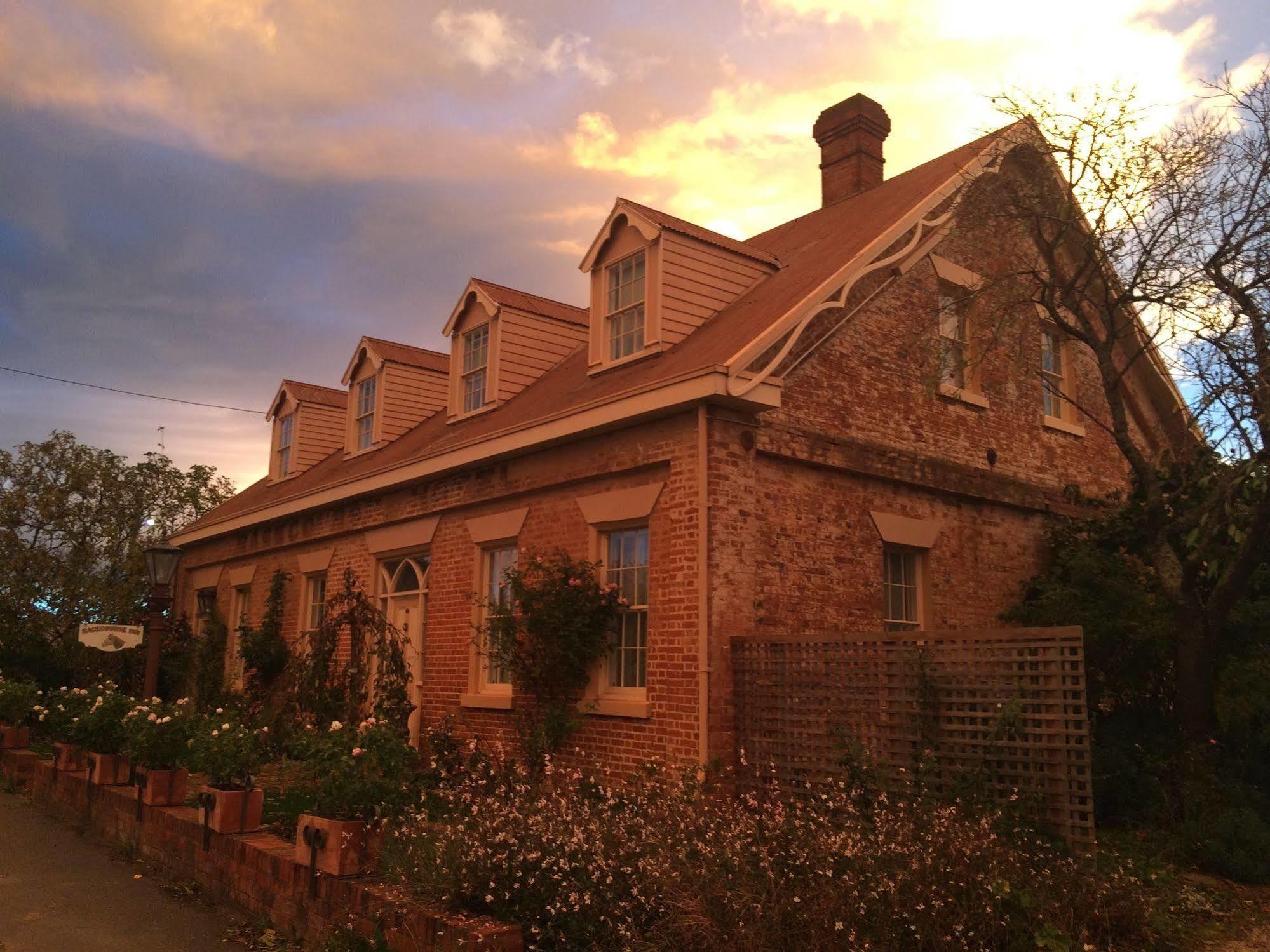 The Racecourse Inn Longford Extérieur photo
