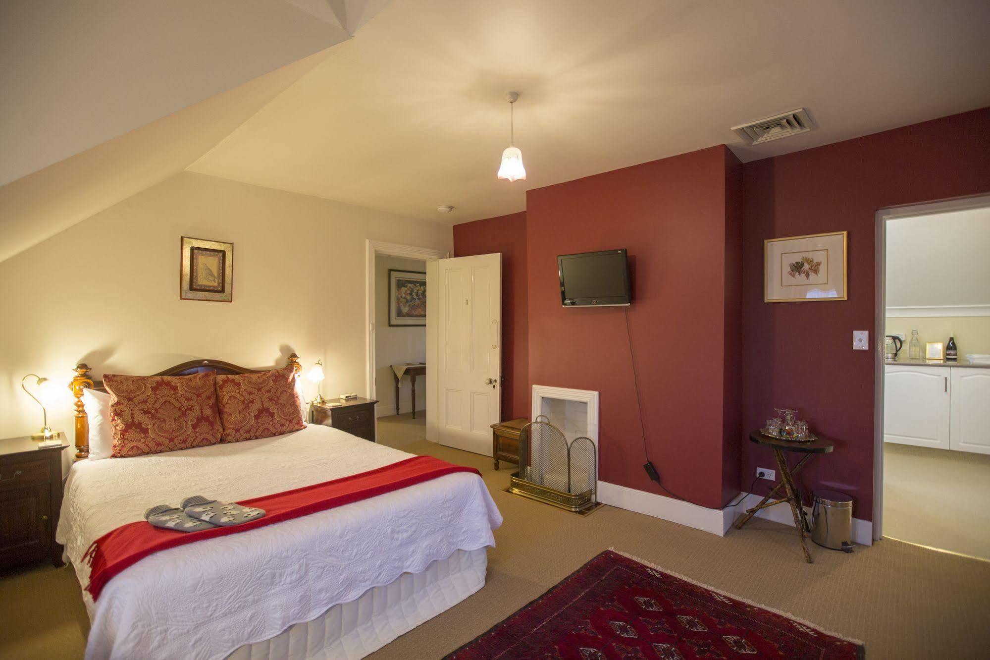 The Racecourse Inn Longford Extérieur photo