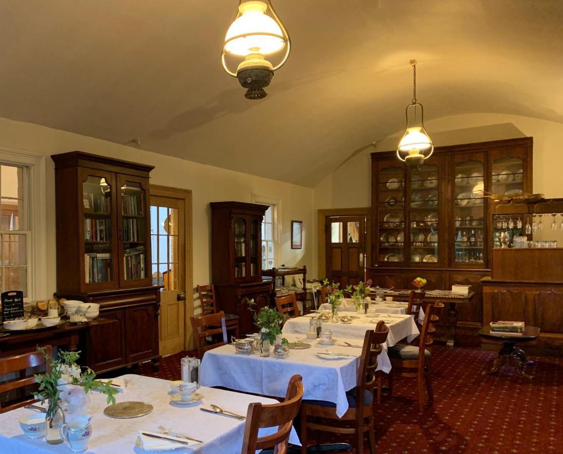 The Racecourse Inn Longford Extérieur photo