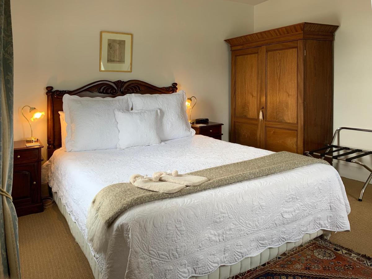 The Racecourse Inn Longford Extérieur photo